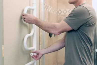 Curve Grab Bar